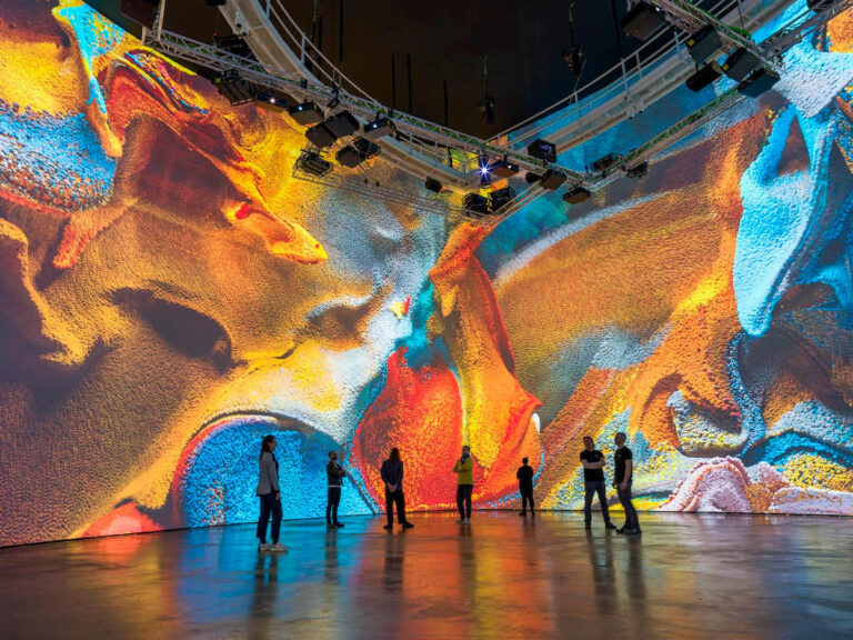 artnews.com