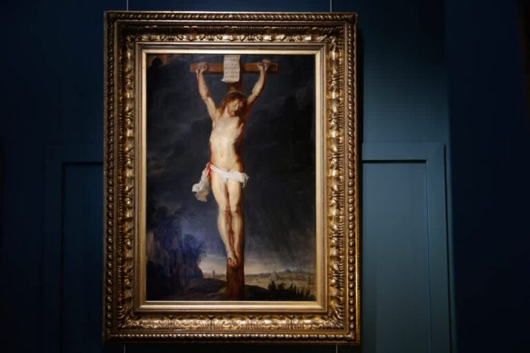 artnews.com